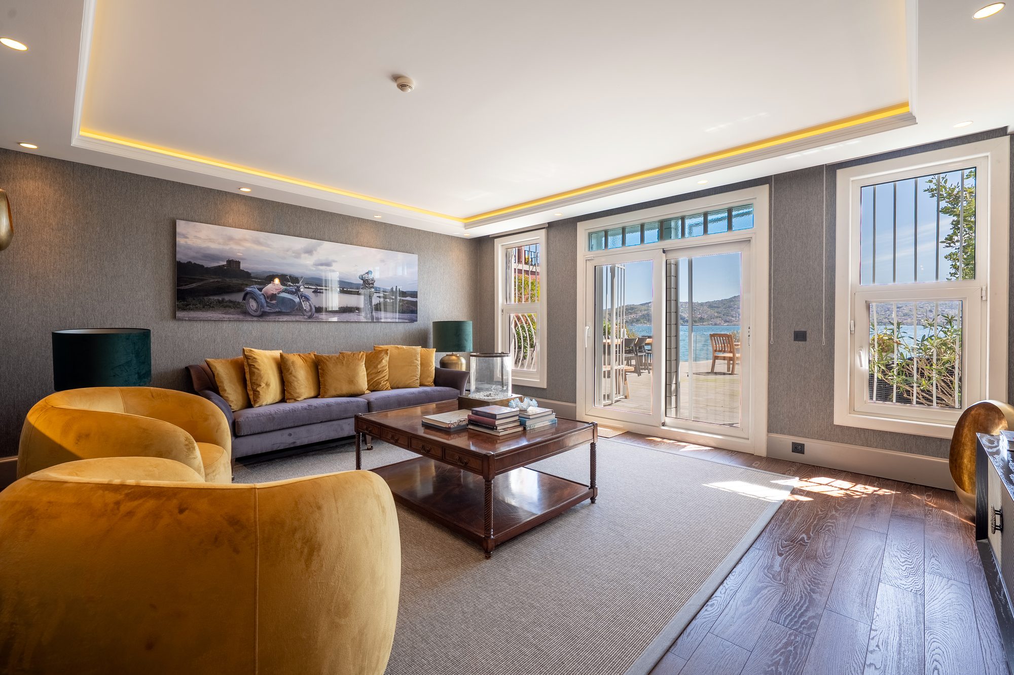 Lounge of Eva Bosphora with the Bosphorus at the window